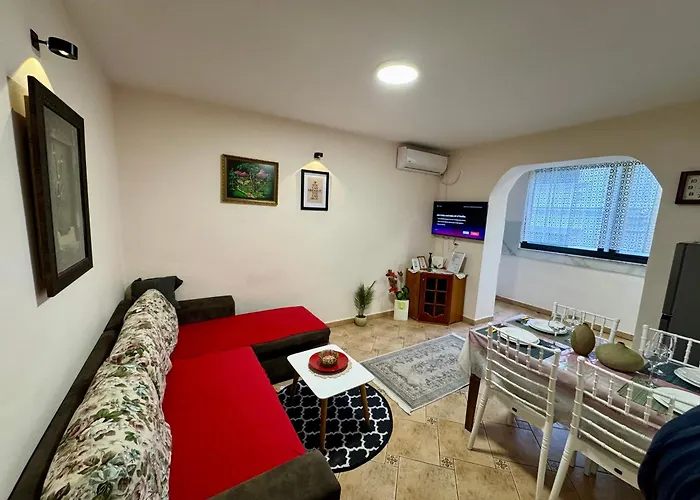 Skerdi\'S Apartment - City Center